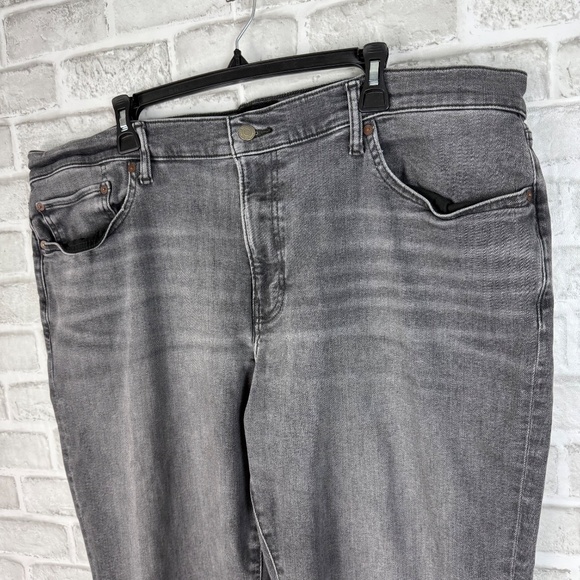 Lucky Brand 410 Athletic Straight Leg Charcoal Black Denim Jeans Mens 42 x 32 - Picture 2 of 12